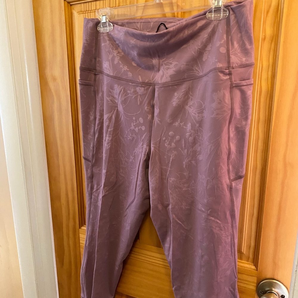 Zyia high rise crop Capri